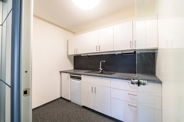 Röntgenova, Petržalka - Bratislava V | Prenájom, Kancelárie, 178 m²