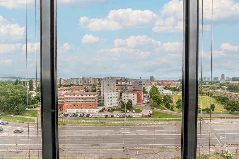 Röntgenova, Petržalka - Bratislava V | Prenájom, Administratívna budova, 2 104 m²