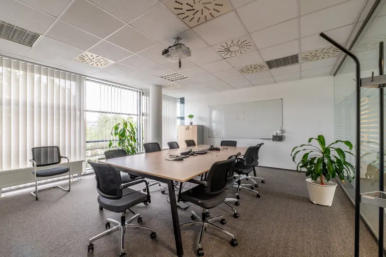 Röntgenova, Petržalka - Bratislava V | Prenájom, Kancelárie, 230 m²