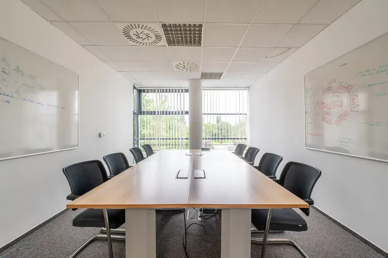Röntgenova, Petržalka - Bratislava V | Prenájom, Kancelárie, 230 m²