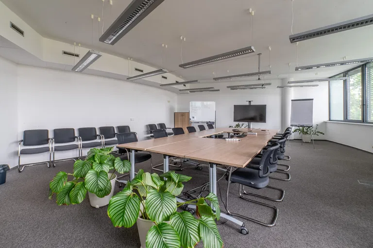 Röntgenova, Petržalka - Bratislava V | Prenájom, Kancelárie, 230 m²