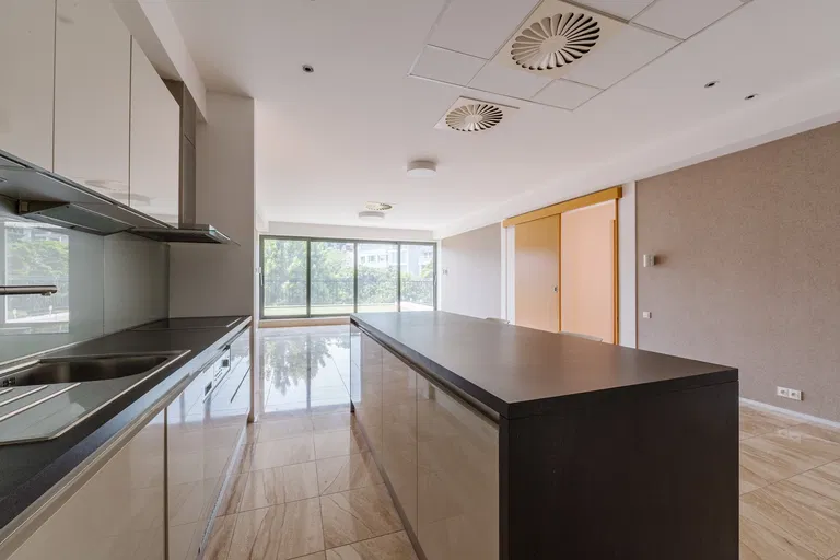 Hlboká cesta, Staré Mesto - Bratislava I | Prenájom, Byt, 5-izbový, 188 m²