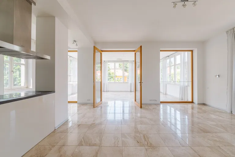 Hlboká cesta, Staré Mesto - Bratislava I | Prenájom, Byt, 3-izbový, 137 m²