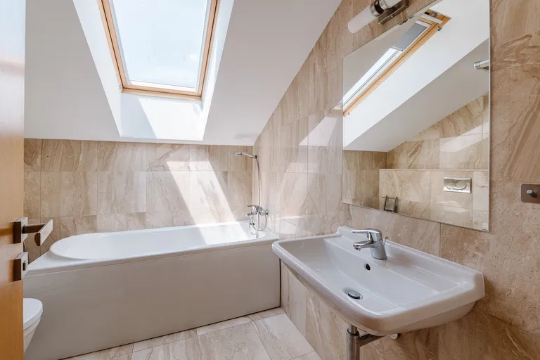 Hlboká cesta, Staré Mesto - Bratislava I | Prenájom, Byt, 5-izbový, 188 m²