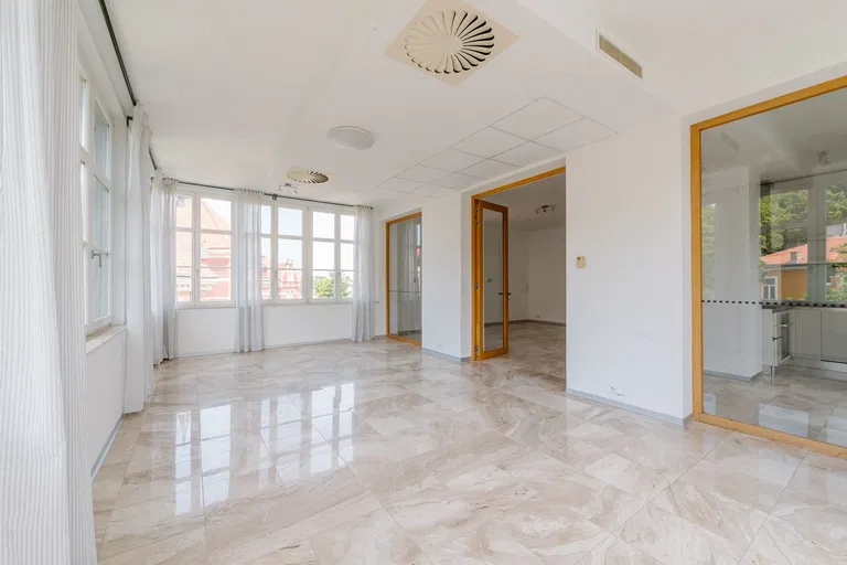 Hlboká cesta, Staré Mesto - Bratislava I | Prenájom, Byt, 3-izbový, 137 m²