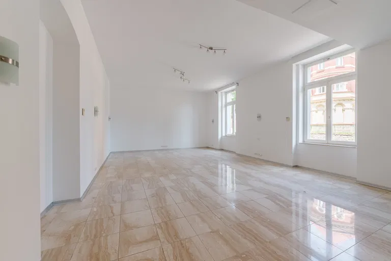 Hlboká cesta, Staré Mesto - Bratislava I | Prenájom, Byt, 2-izbový, 85 m²