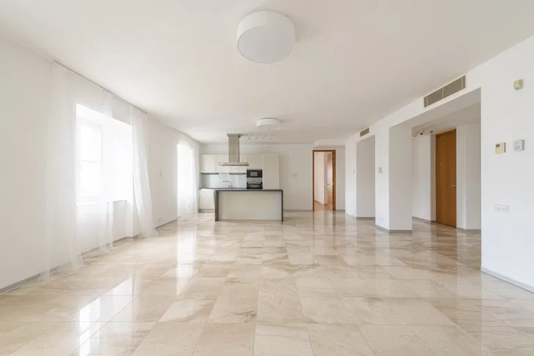 Hlboká cesta, Staré Mesto - Bratislava I | Rent, Apartment, Two-bedroom (3+kk), 116 m²