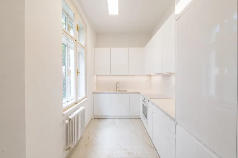 Galandova, Staré Mesto - Bratislava I | Prenájom, Byt, 5-izbový, 132 m²
