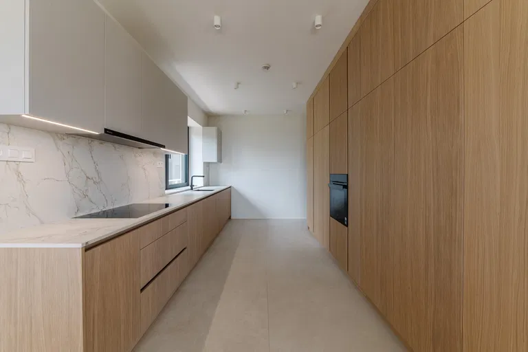 Broskyňová, Staré Mesto - Bratislava I | Prenájom, Byt, 4-izbový, 165 m²