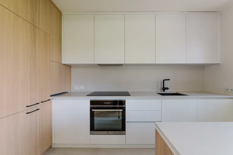 Broskyňová, Staré Mesto - Bratislava I | Prenájom, Byt, 2-izbový, 90 m²