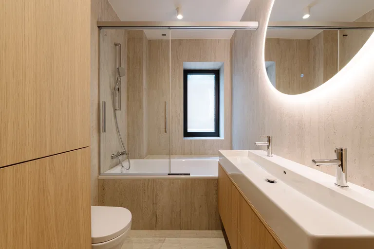 Broskyňová, Staré Mesto - Bratislava I | Prenájom, Byt, 4-izbový, 165 m²