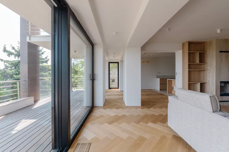 Broskyňová, Staré Mesto - Bratislava I | Prenájom, Byt, 4-izbový, 224 m²