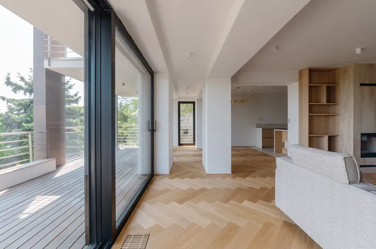 Broskyňová, Staré Mesto - Bratislava I | Prenájom, Byt, 4-izbový, 224 m²