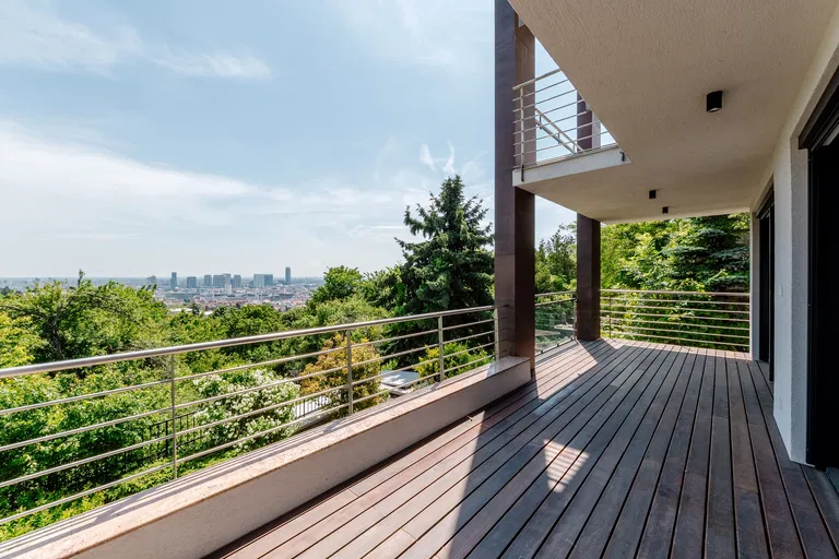 Broskyňová, Staré Mesto - Bratislava I | Prenájom, Byt, 4-izbový, 224 m²