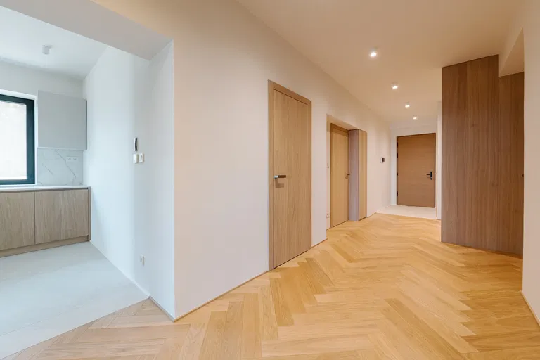 Broskyňová, Staré Mesto - Bratislava I | Prenájom, Byt, 4-izbový, 165 m²