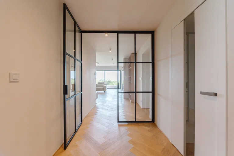 Broskyňová, Staré Mesto - Bratislava I | Prenájom, Byt, 4-izbový, 224 m²
