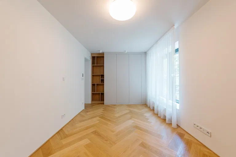 Broskyňová, Staré Mesto - Bratislava I | Prenájom, Byt, 4-izbový, 224 m²