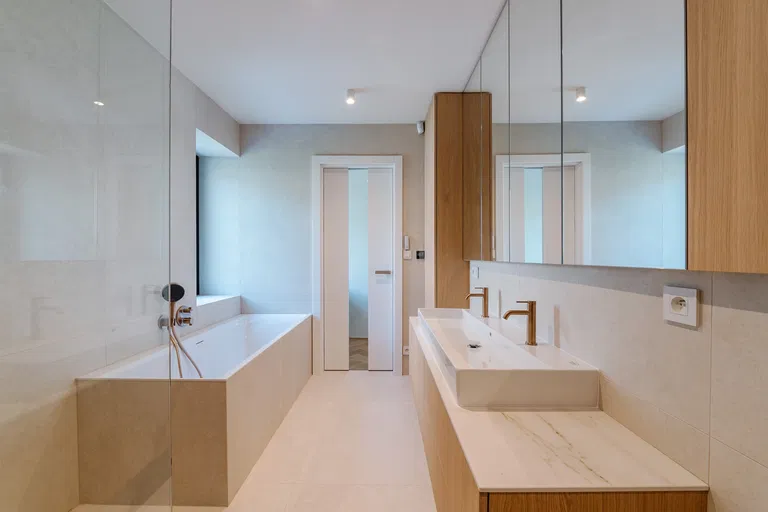 Broskyňová, Staré Mesto - Bratislava I | Prenájom, Byt, 4-izbový, 224 m²