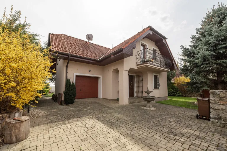 Lipová, Ivanka pri Dunaji - Senec | Rent, House, Four-bedroom (5+kk), 208 m²