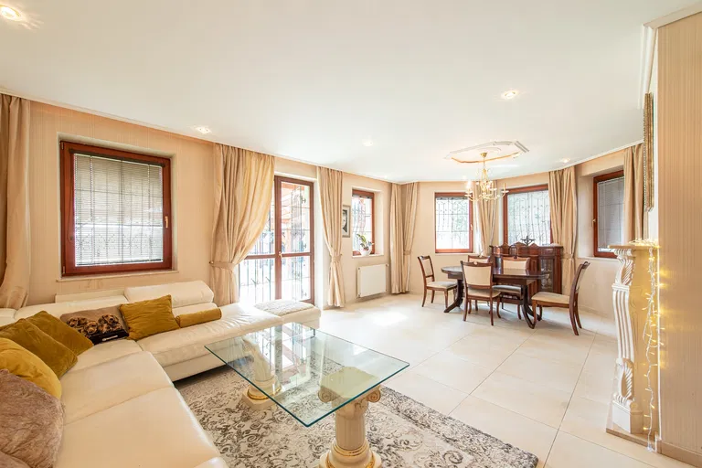 Lipová, Ivanka pri Dunaji - Senec | Rent, House, Four-bedroom (5+kk), 208 m²