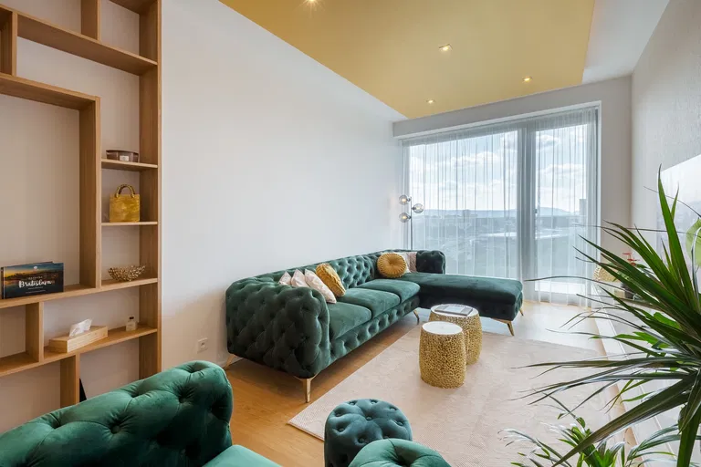 Krasovského, Petržalka - Bratislava V | Prenájom, Byt, 3-izbový, 107 m²