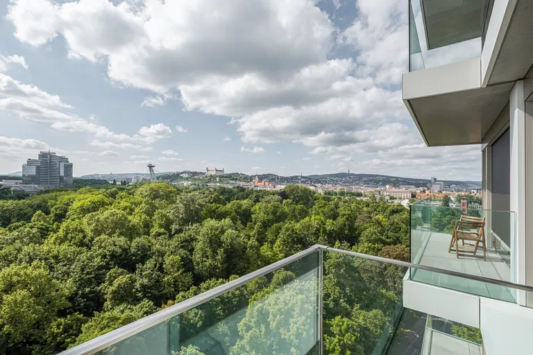 Krasovského, Petržalka - Bratislava V | Prenájom, Byt, 3-izbový, 107 m²