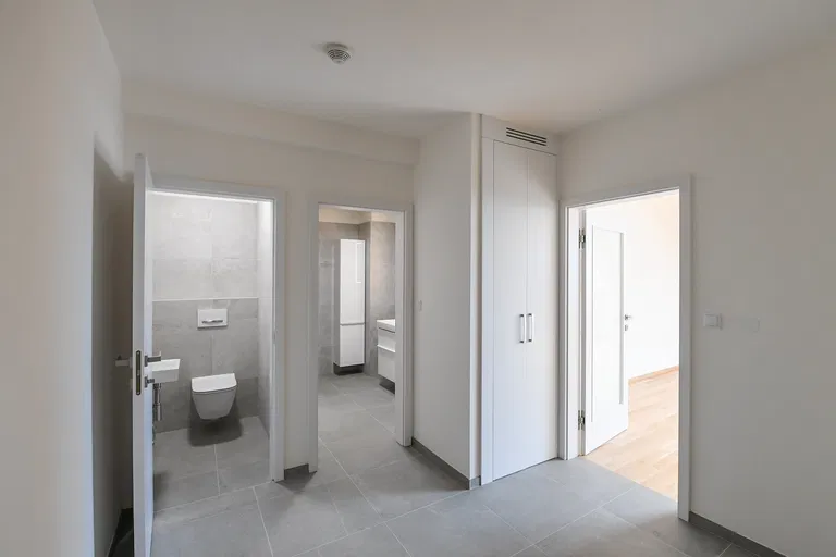 Jirsíkova, Karlín - Prague 8 | Sale, Apartment, One-bedroom (2+kk), 73 m²