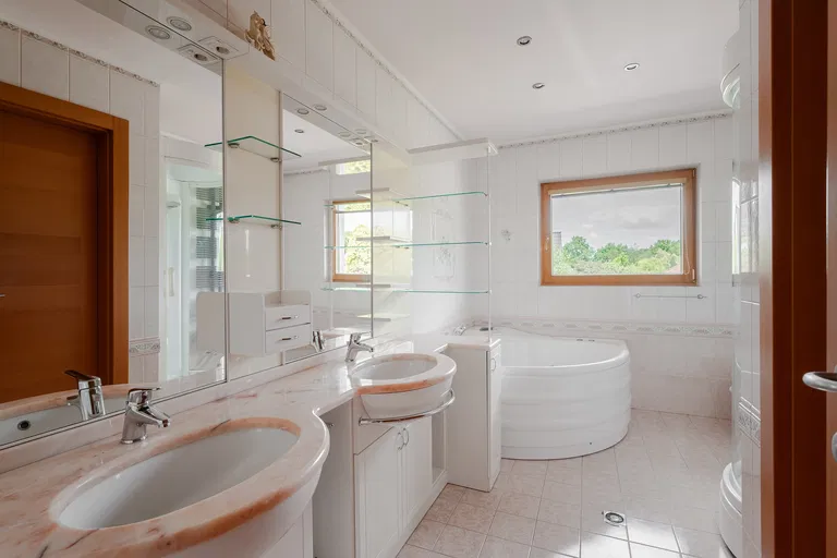 U Komárova, Průhonice - Praha-západ | Predaj, Rodinný dom, 7-izbový, 645 m²