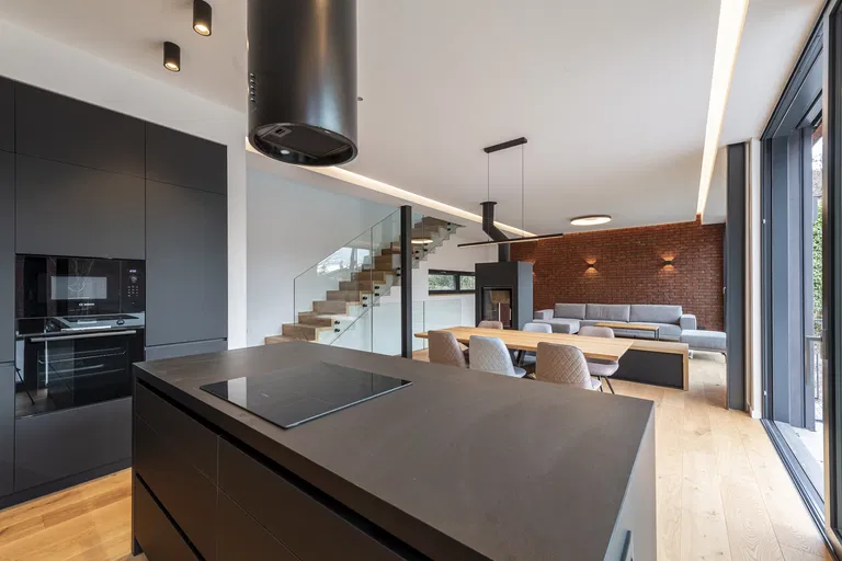 Sliačska, Nové Mesto - Bratislava III | Predaj, Rodinný dom, 4-izbový, 236 m²