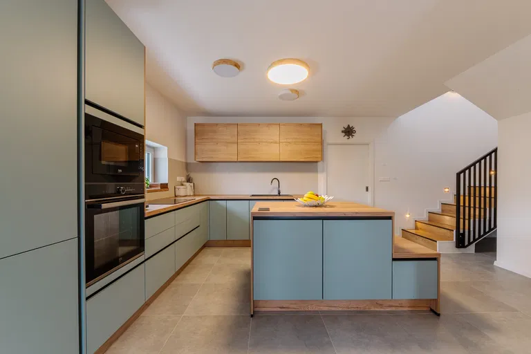 Krížna, Zálesie - Senec | Predaj, Rodinný dom, 5-izbový, 246 m²