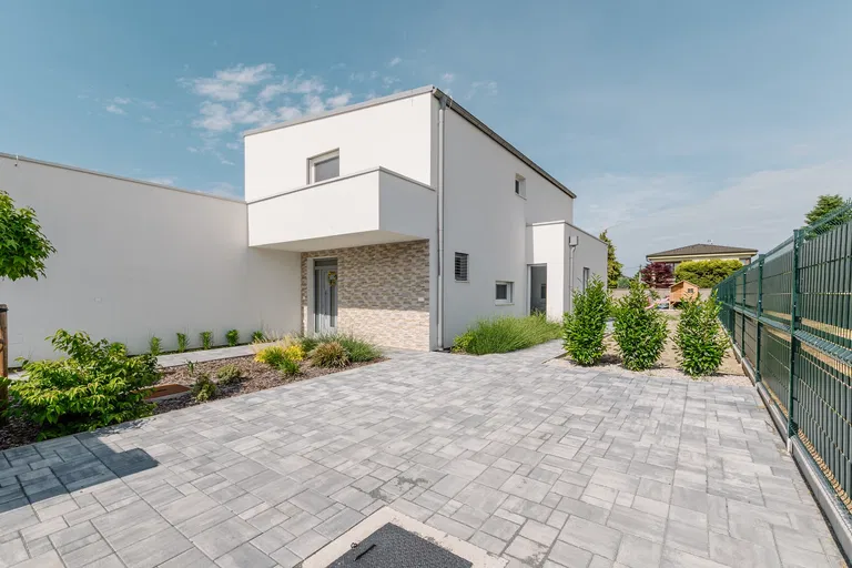 Krížna, Zálesie - Senec | Predaj, Rodinný dom, 5-izbový, 246 m²