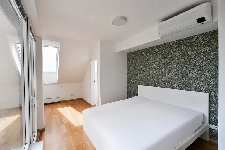 U plynárny, Michle - Prague 10 | Sale, Apartment, One-bedroom (2+kk), 91 m²