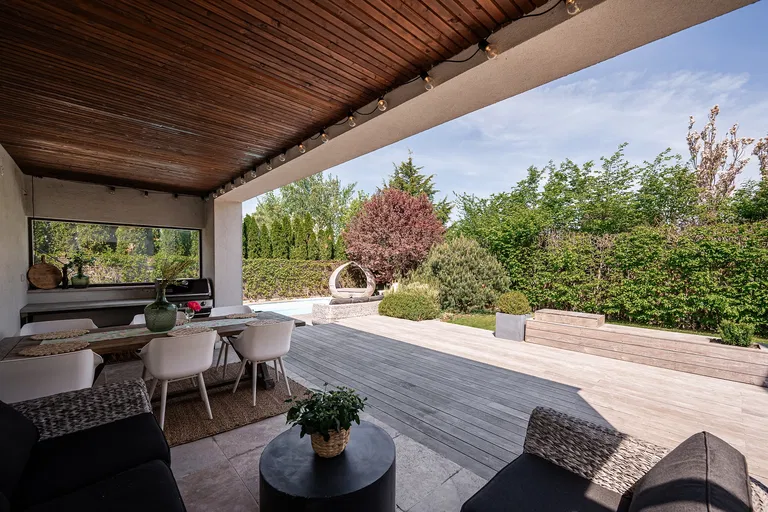 Chotěbuzská, Benice - Praha 10 | Predaj, Rodinný dom, 6-izbový, 338 m²