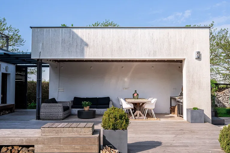Chotěbuzská, Benice - Praha 10 | Predaj, Rodinný dom, 6-izbový, 338 m²