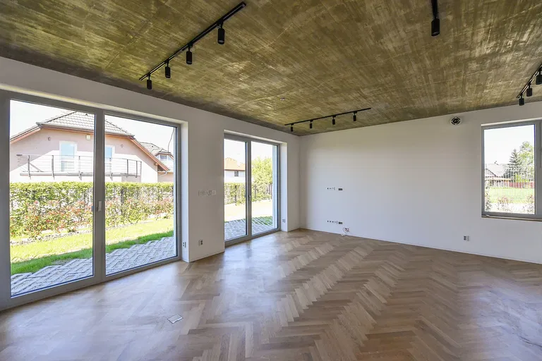 Racková, Jesenice - Praha-západ | Predaj, Rodinný dom, 2-izbový, 56 m²