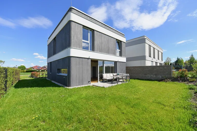 Racková, Jesenice - Praha-západ | Sale, Apartment, Three-bedroom (4+kk), 132 m²