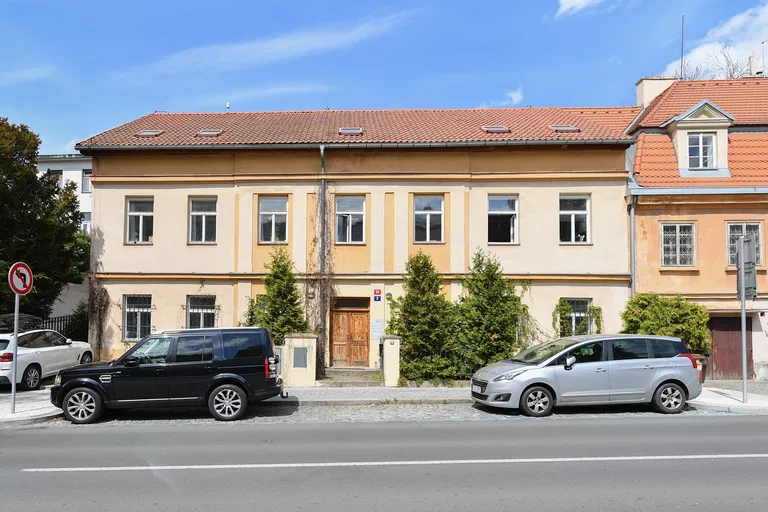 Wolkerova, Bubeneč - Prague 6 | Sale, House, Nineteen-bedroom (20+kk), 450 m²