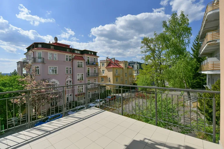 Zeyerova, Mariánské Lázně - Cheb | Sale, Apartment, One-bedroom (2+kk), 105 m²