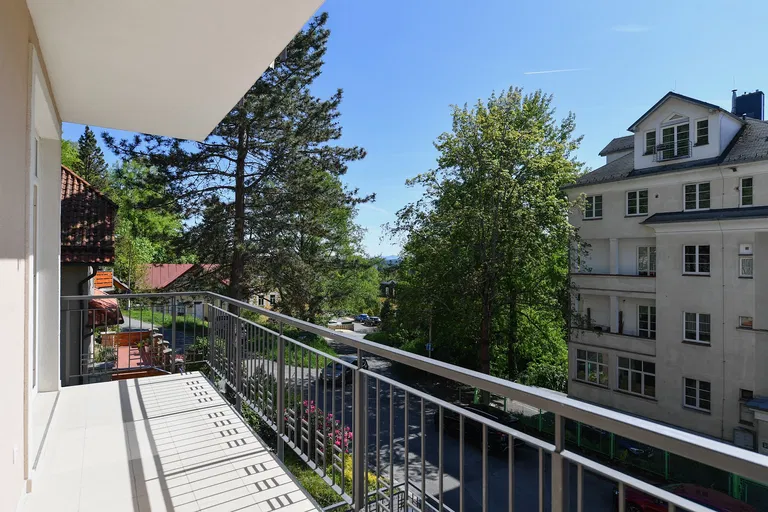 Zeyerova, Mariánské Lázně - Cheb | Sale, Apartment, One-bedroom (2+kk), 97 m²