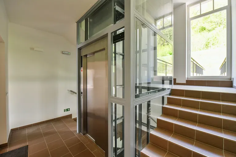 Zeyerova, Mariánské Lázně - Cheb | Sale, Apartment, One-bedroom (2+kk), 105 m²