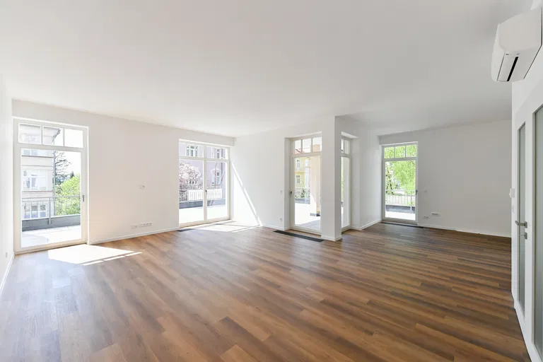 Zeyerova, Mariánské Lázně - Cheb | Sale, Apartment, One-bedroom (2+kk), 184 m²
