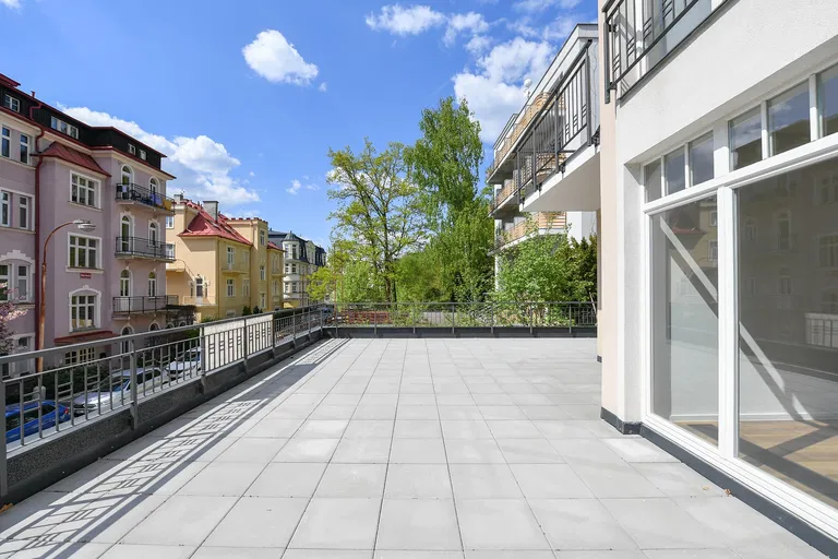 Zeyerova, Mariánské Lázně - Cheb | Sale, Apartment, One-bedroom (2+kk), 184 m²