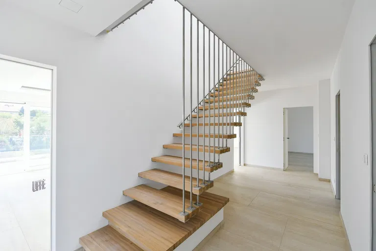 Líbeznice - Praha-východ | Predaj, Rodinný dom, 5-izbový, 350 m²