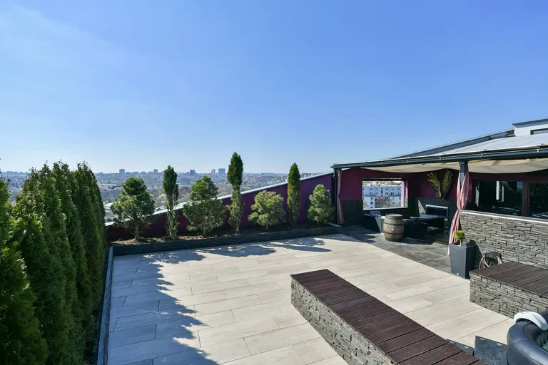 Na Slatince, Záběhlice - Praha 10 | Predaj, Byt, 3-izbový, 280 m²