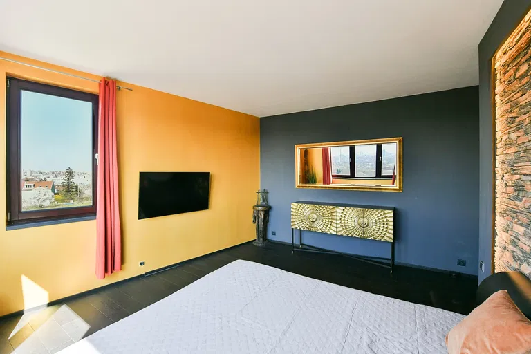 Na Slatince, Záběhlice - Praha 10 | Predaj, Byt, 3-izbový, 280 m²