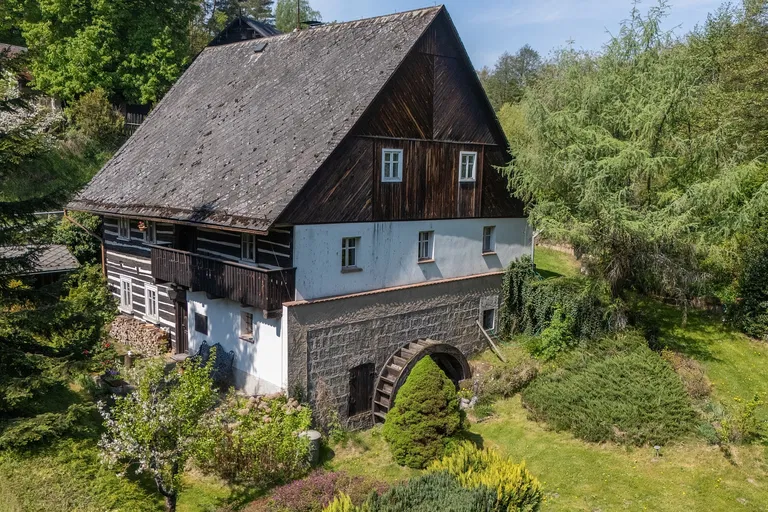 Houska, Blatce - Česká Lípa | Sale, House, Five-bedroom (6+kk), 245 m²