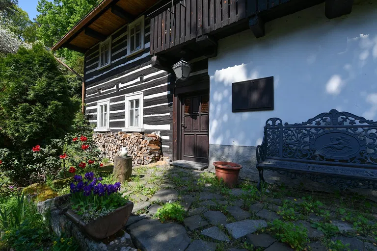 Houska, Blatce - Česká Lípa | Sale, House, Five-bedroom (6+kk), 245 m²