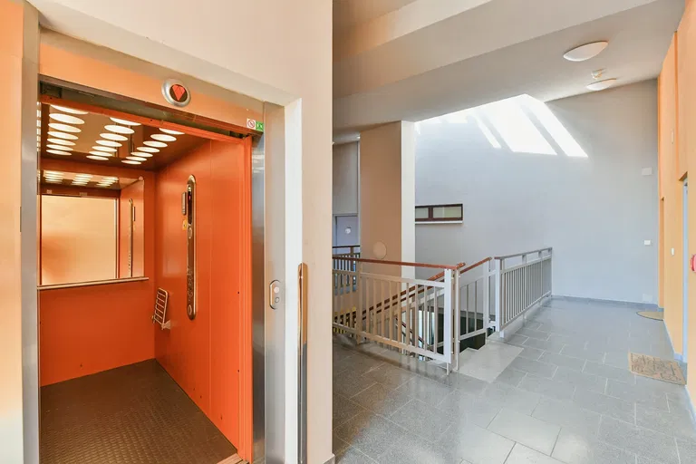 Na Slatince, Záběhlice - Praha 10 | Predaj, Byt, 3-izbový, 280 m²