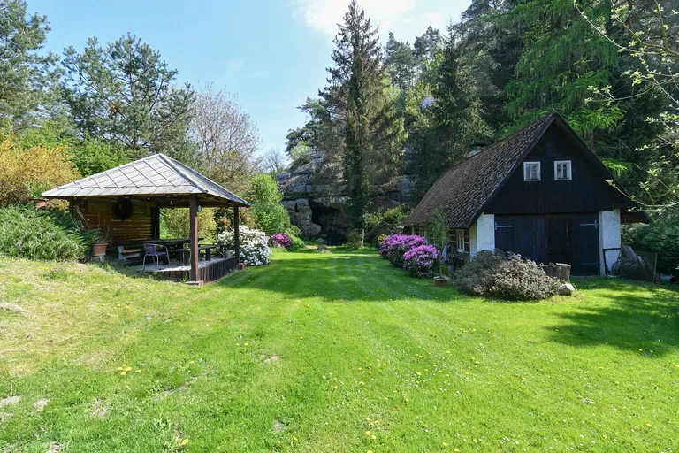 Houska, Blatce - Česká Lípa | Sale, House, Five-bedroom (6+kk), 245 m²