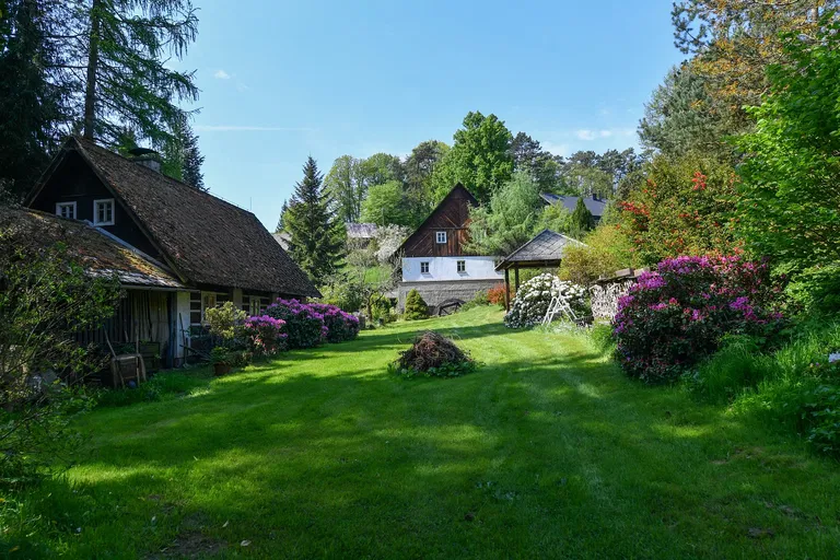 Houska, Blatce - Česká Lípa | Sale, House, Five-bedroom (6+kk), 245 m²